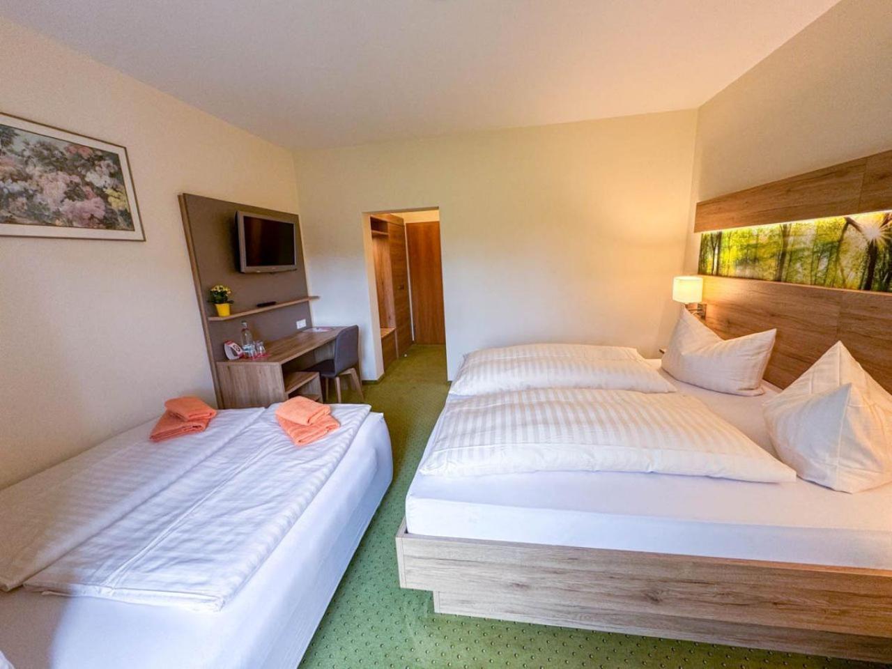 Hotel Schwartze 3*