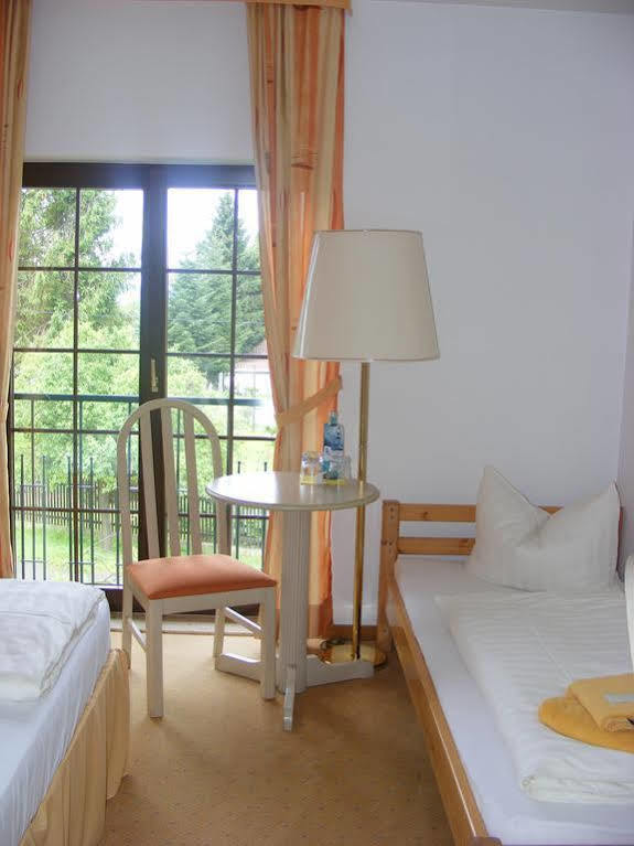 Hotel Schwartze 3*