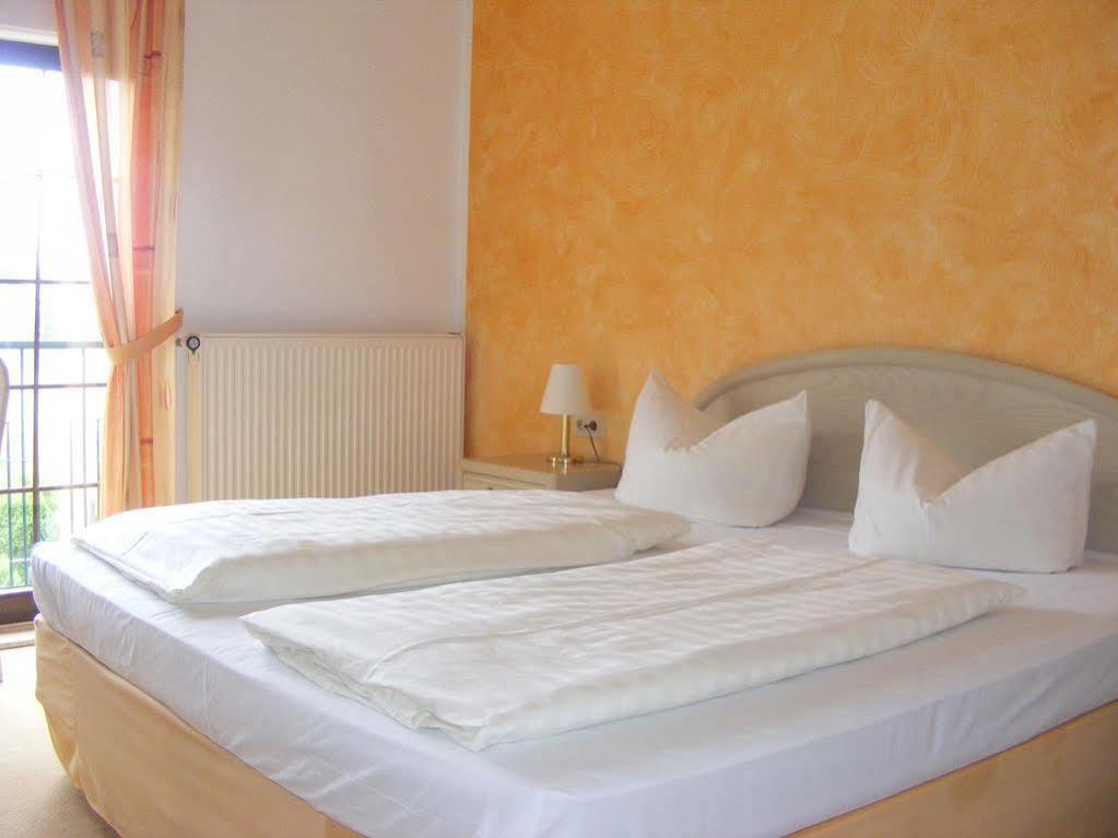 Hotel Schwartze 3*