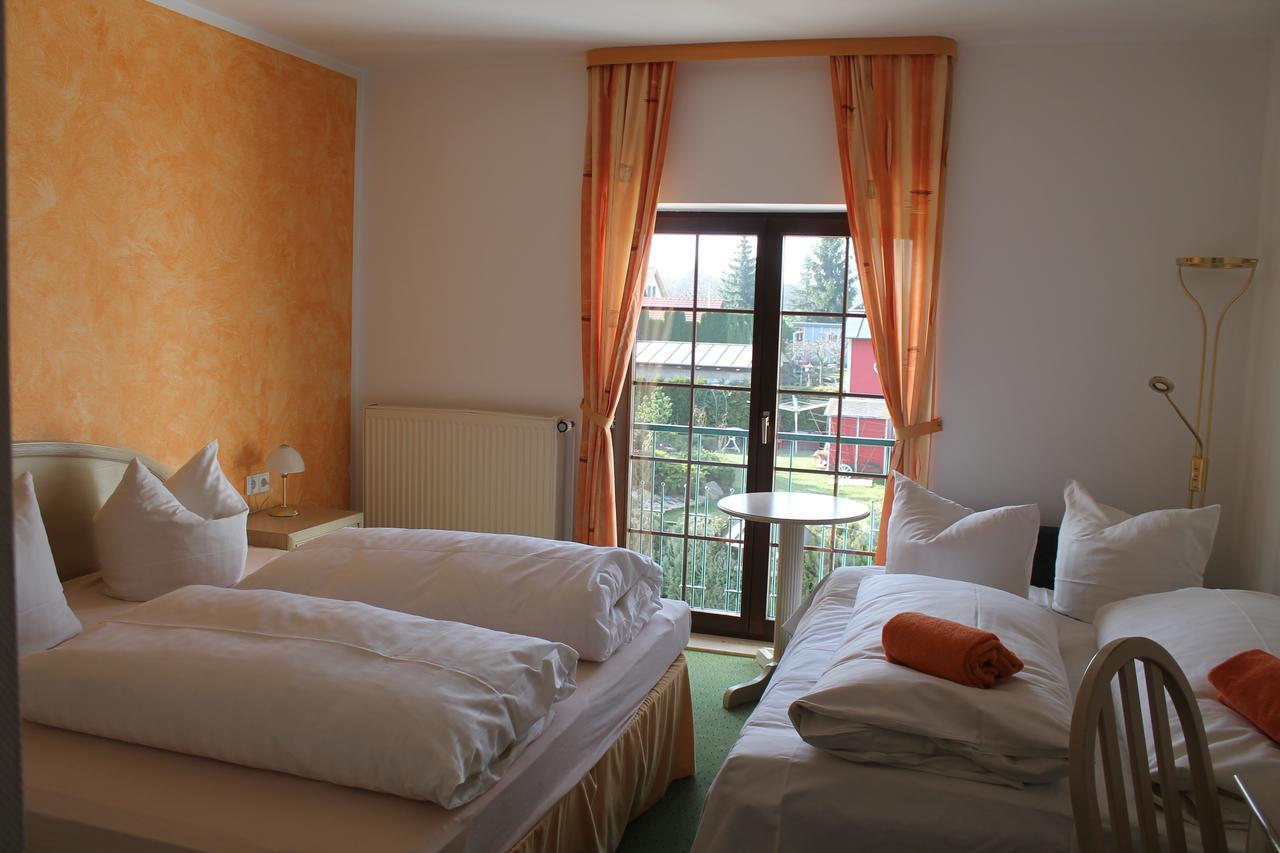 Hotel Schwartze 3*