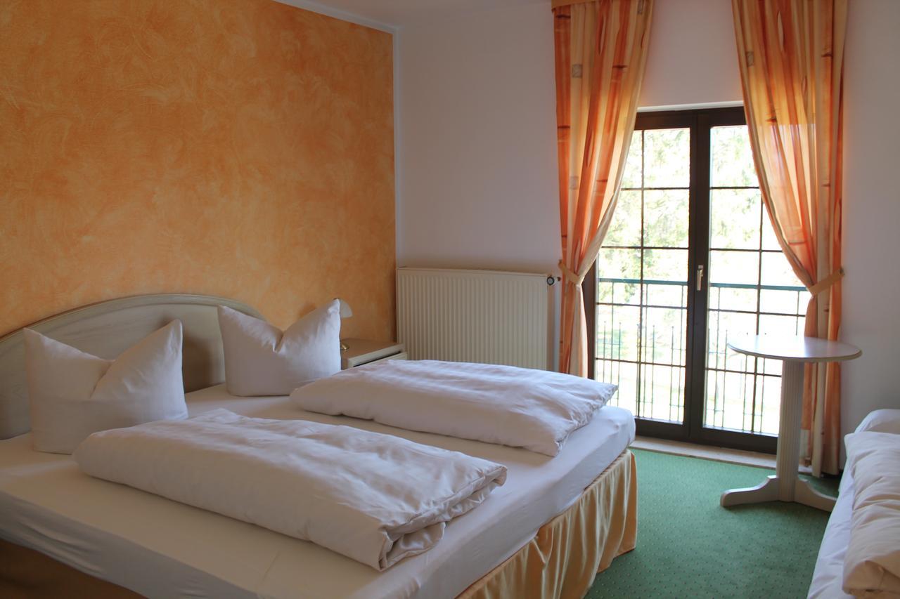 Hotel Schwartze 3*